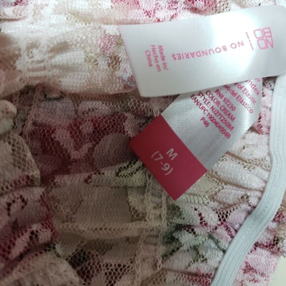 No Boundaries Women's White Short Sheer Lace Floral Stretch Blouse M (7-9) - Picture 6 of 8